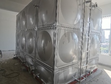菏泽衬塑水箱多少钱,拼接不锈钢水箱供应商